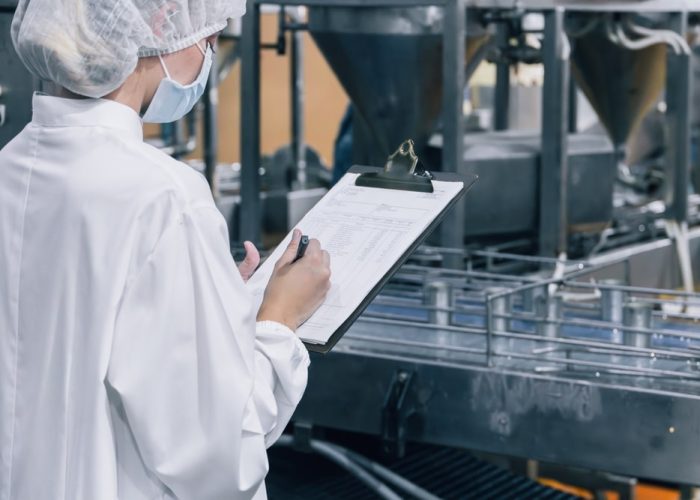 Food,Cannery,Industry,Hygiene,Worker,At,Conveyor,Belt,,Canned,Food